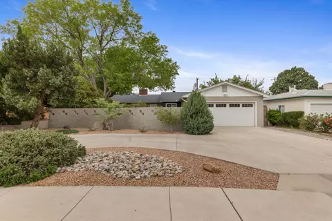 1513 Dartmouth Dr NE, Albuquerque, NM 87106