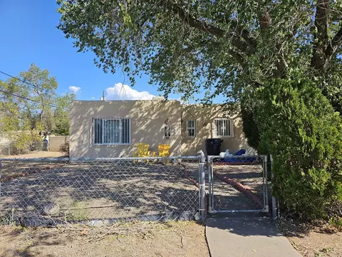 2446 Alvarado Dr NE, Albuquerque, NM 87110