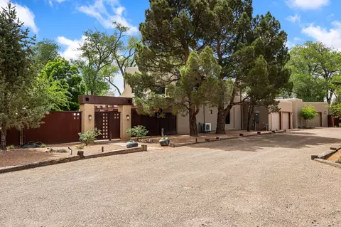 204 Tierra Del Sol NW, Albuquerque, NM 87114