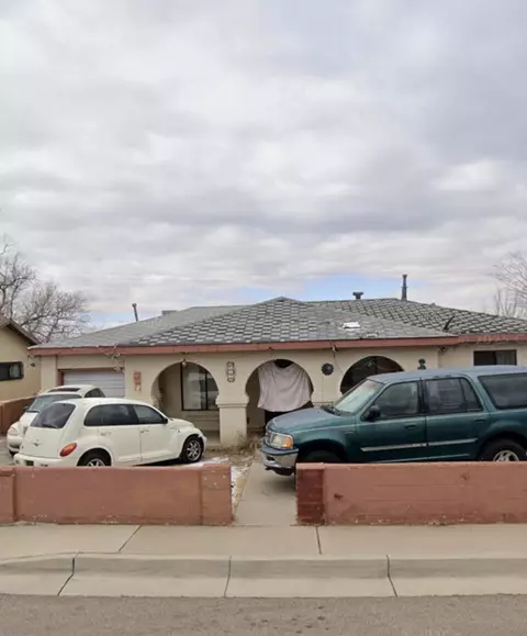 2109 Stanford Dr SE, Albuquerque, NM 87106