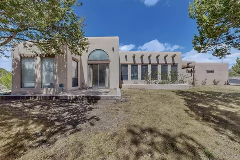 6516 Horseshoe Dr, Cochiti Lake, NM 87083