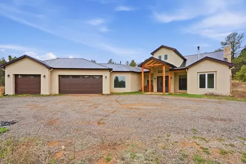 9 Estrella Vista Dr, Tijeras, NM 87059