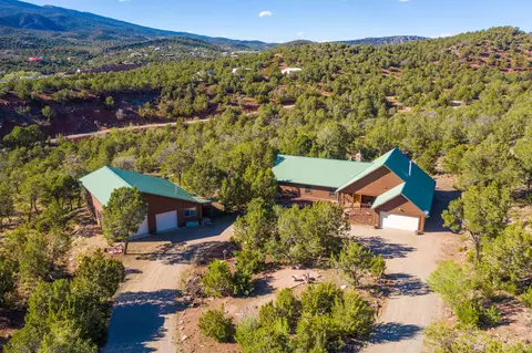 35 Calle Conejo Rd, Tijeras, NM 87059