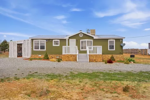 4 Charlotte Ct, Edgewood, NM 87015