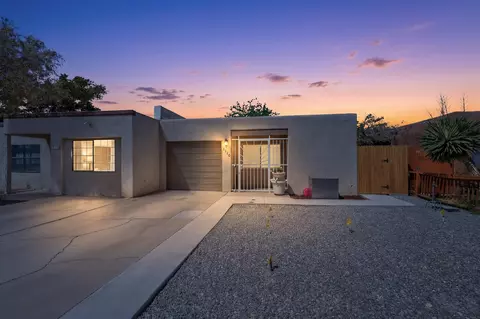 3233 Corona Dr NW, Albuquerque, NM 87120