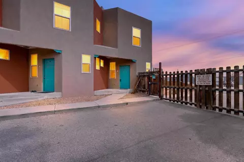 615 Menaul Blvd NW UNIT J, Albuquerque, NM 87107