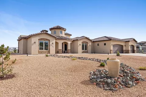 802 Holstein Ct SW, Albuquerque, NM 87105