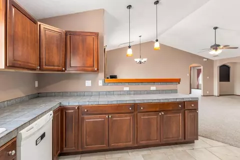 Kitchen - 22 Venado Loop, Edgewood, NM 87015 photo 4 of 6