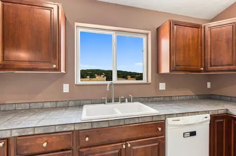 Kitchen - 22 Venado Loop, Edgewood, NM 87015 photo 5 of 6