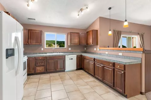 Kitchen - 22 Venado Loop, Edgewood, NM 87015 photo 3 of 6
