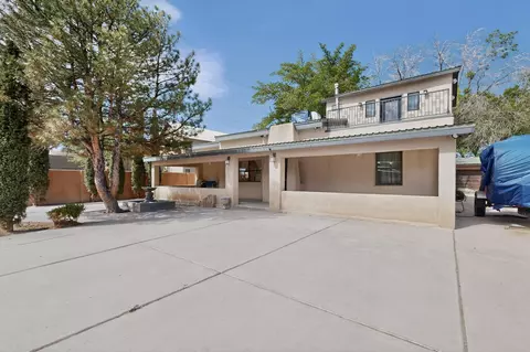2115 Hollywood Ave NW, Albuquerque, NM 87104