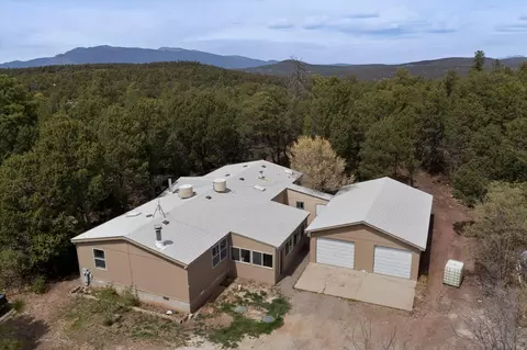 130 Raven Rd, Tijeras, NM 87059