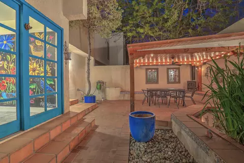2 La Villita Tres St NE, Albuquerque, NM 87112