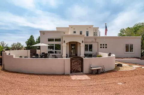 11402 Oakland Ave NE, Albuquerque, NM 87122