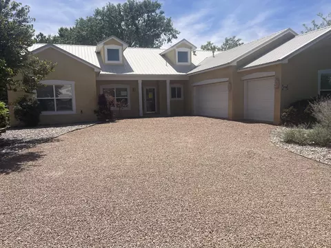2708 Bosque Del Rio Ln NW, Albuquerque, NM 87120