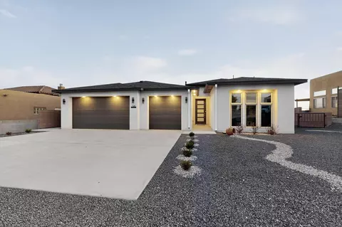 720 10th Ave SE, Rio Rancho, NM 87124