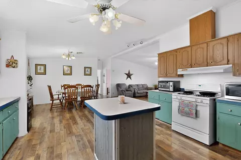 28 Community Rd, Polvadera, NM 87828
