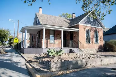 502 Arno St SE, Albuquerque, NM 87102