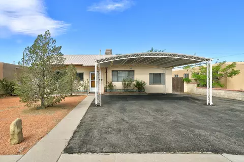 905 Georgia St SE, Albuquerque, NM 87108