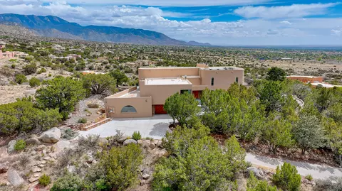 203 Spring Creek Dr NE, Albuquerque, NM 87122