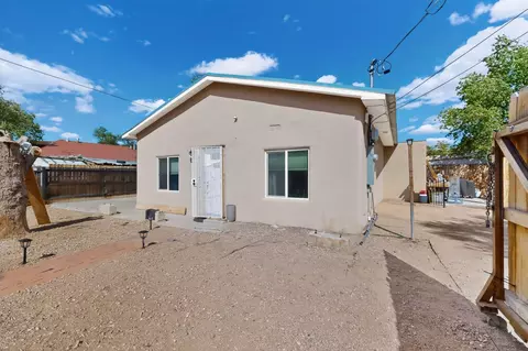 2904 1st St NW, Albuquerque, NM 87107