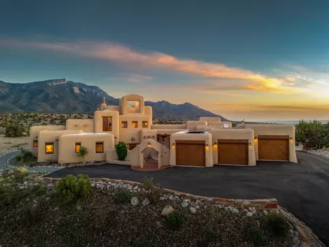 85 Overlook Dr, Placitas, NM 87043