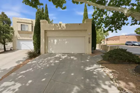 10021 Lagrima De Oro Rd NE, Albuquerque, NM 87111