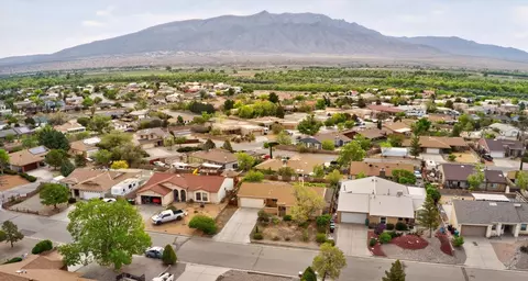 1992 Roanoke Dr NE, Rio Rancho, NM 87144
