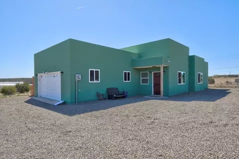 95 Skyline Dr, Edgewood, NM 87015
