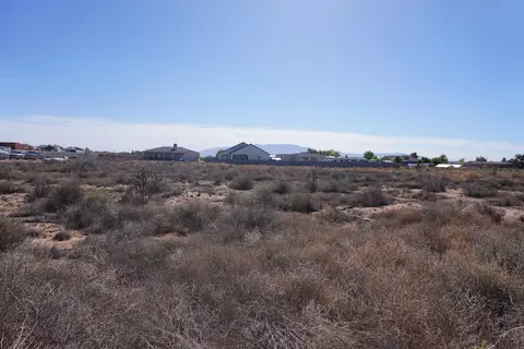 612 Rainbow Blvd NE, Rio Rancho, NM 87124