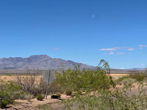 34 El Centro Dr, Bosque, NM 87006