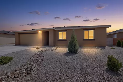 2501 Desi Loop, Belen, NM 87002