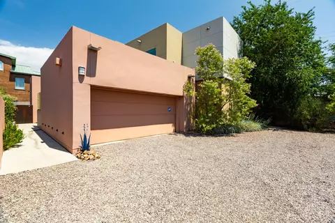1224 8th St NW, Albuquerque, NM 87102