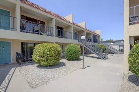 1025 Valencia Dr SE #10, Albuquerque, NM 87108