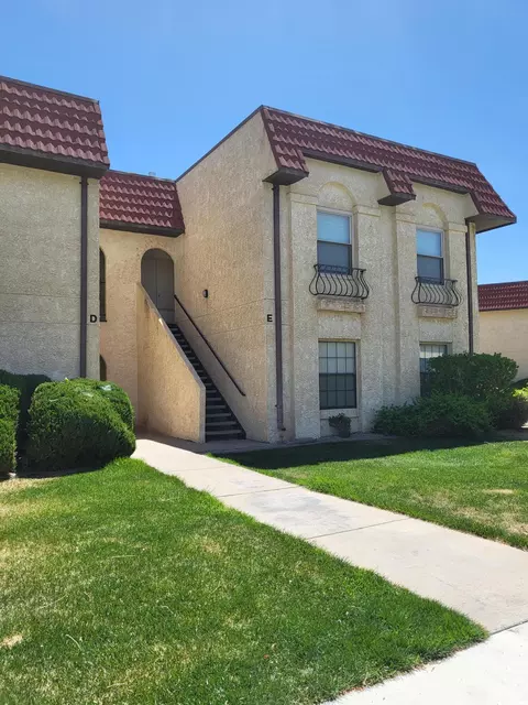 833 Country Club Dr SE #1E, Rio Rancho, NM 87124