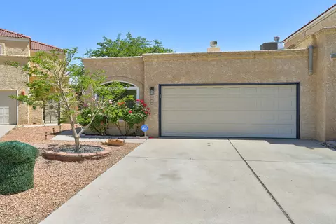 4805 Los Serranos Ct NW, Albuquerque, NM 87120