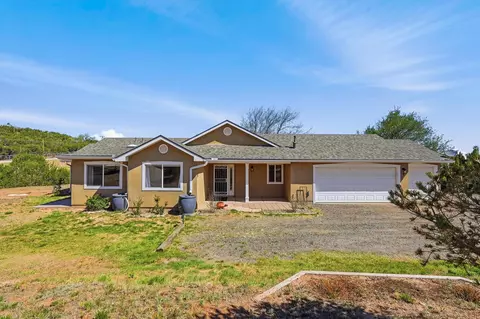 3 Blue Mule Ct, Edgewood, NM 87015