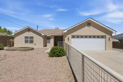 820 Theresa Dr, Belen, NM 87002