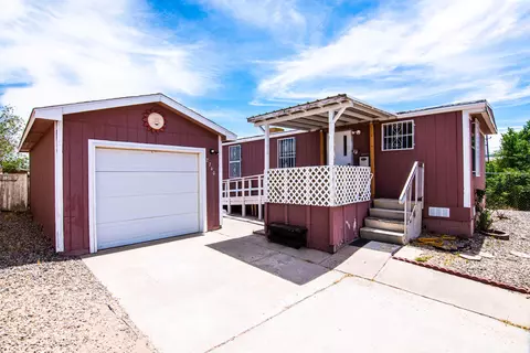 2740 Katrina Dr SW, Albuquerque, NM 87121