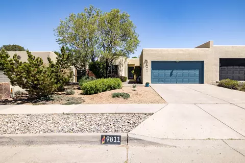 9811 Amigante Dr NE, Albuquerque, NM 87111