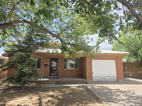 1005 Kentucky St SE, Albuquerque, NM 87108