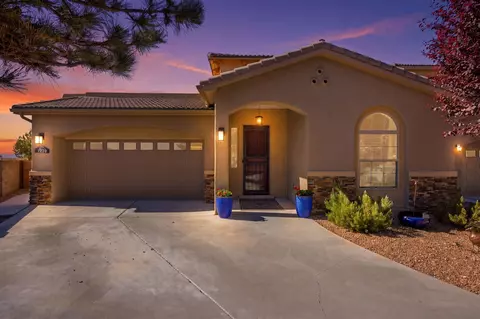 7200 Valle Jardin Ln NW, Albuquerque, NM 87114