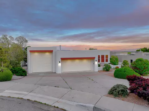 1824 Calle Del Vista Rd NW, Albuquerque, NM 87105