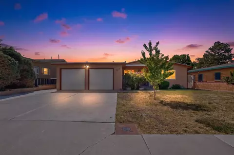 1009 Chama St NE, Albuquerque, NM 87110