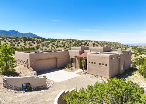 10 Pinon Ridge Dr, Placitas, NM 87043