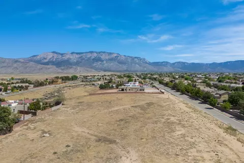 7301 Beverly Hills Ave NE, Albuquerque, NM 87122
