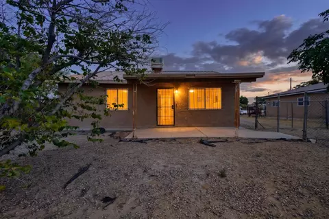 4602 Kinney St SE, Albuquerque, NM 87105