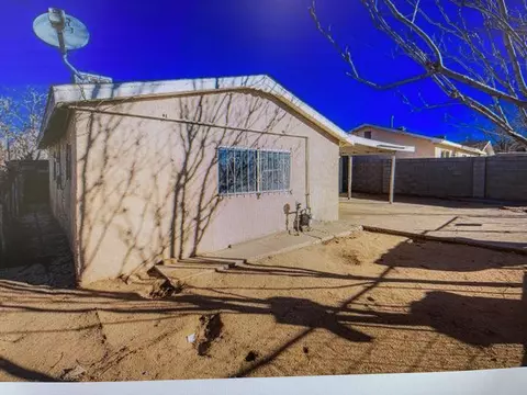 905 Ross Ave SE, Albuquerque, NM 87102