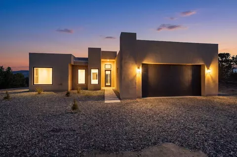 91 Cerro Alto Rd, Lamy, NM 87540