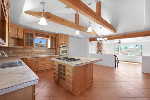 8 Calle Blanca, Corrales, NM 87048